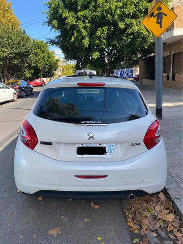 Peugeot 208 1.6 Feline 2013