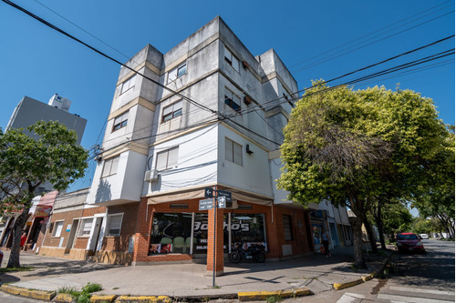 Venta Departamento Dos Dormitorios En Barrio Sur