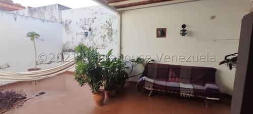 Imagen 28 de 30 de Casas En Venta Urb Privada El Amanecer Cabudare Lara. 3 Habitaciones 2 Baños 2 P/e Cod # 22-663 Katty Vasquez Rentahouse 412-1498654 En Excelentes Condiciones Al Mejor Precio De Oportunidad, Inversion