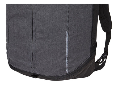 Imagem 11 de 12 de Mochila Vea Backpack 21l - Black Thule