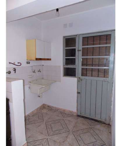 Casa 2 Dormitorios Y Cochera En Barrio Punta Norte