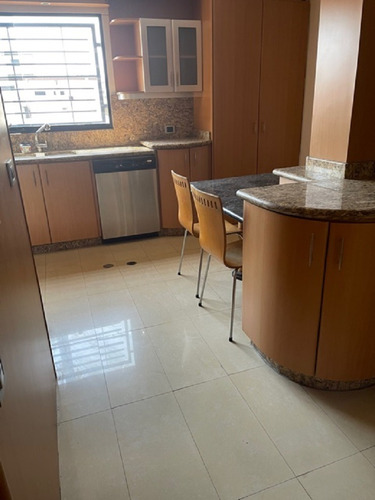 Imagen 7 de 17 de Campo Alegre Vendo Buen Pent House De 351 Metros 04143256451