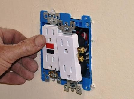 Imagen 6 de 9 de Electricista
