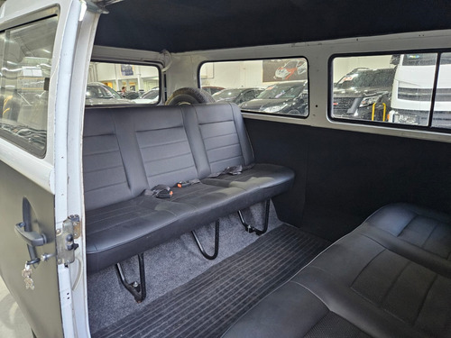Volkswagen Kombi 1.4 MI STD 8V FLEX 4P MANUAL