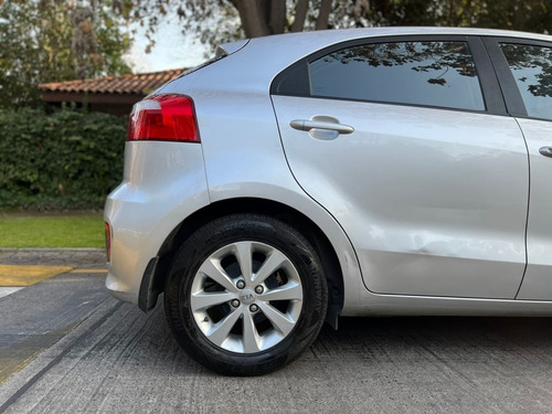 Imagen 10 de 15 de Kia Rio 5 Ex 1.4
