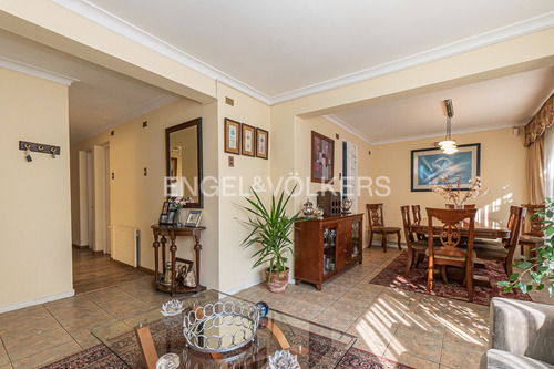 Se Vende Casa Familiar 4d/3b Con Piscina - Parque Botánico