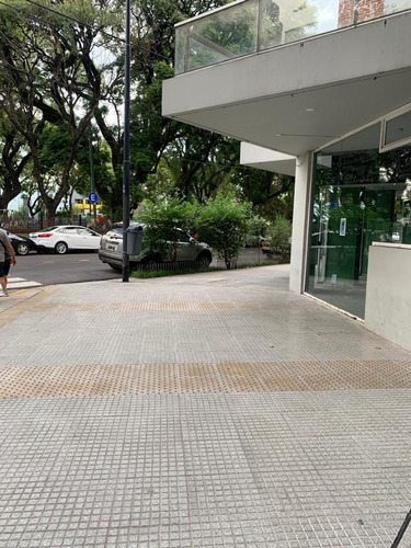 Imagen 3 de 14 de Excelente Local En Inmejorable Ubicacion.