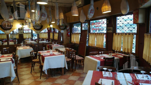 Imagen 4 de 24 de Local Comercial Esquina En Quilmes Centro Con 3 Departamentos 2amb En Planta