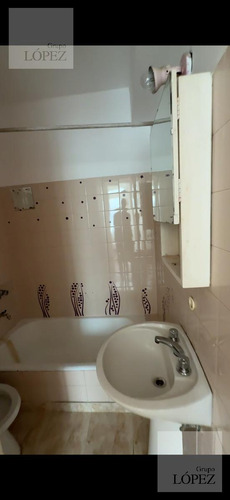 Venta Departamento Saavedra, Un Ambiente Con Balcon.