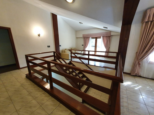 Ideal Embajada Familia Grande 10 Dormitorios