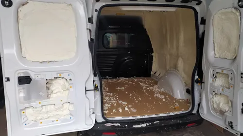 Revestimiento Para Transporte De Alimento Con Equipo De Frío