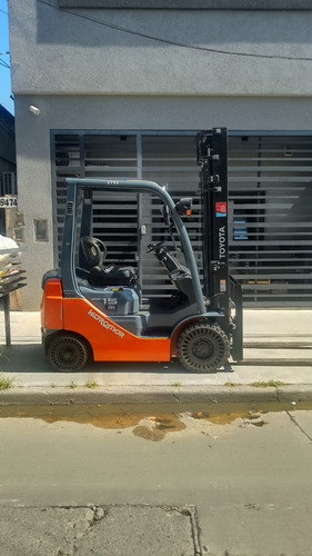 Auto Elevador Clark Toyota 1500kg Naftero 458hs Uso
