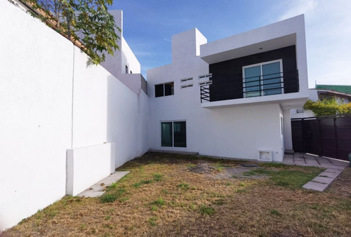 Casa En Venta Milenio Iii Queretaro  Rcv230518-sa