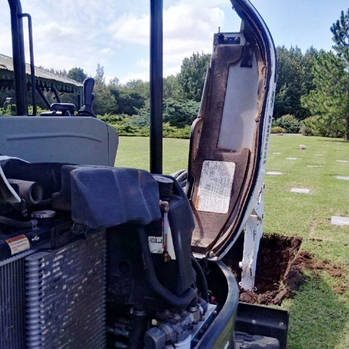 Imagen 6 de 9 de Excavadora Bobcat E-35 Impecable Todos Sus Service Oficiales