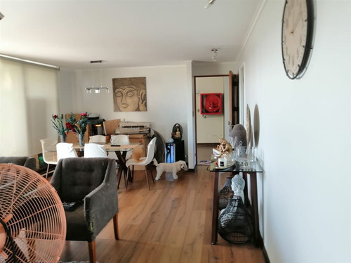 Departamento En Venta De 3 Dorm 2 Est + 1 Bod. En La Flo