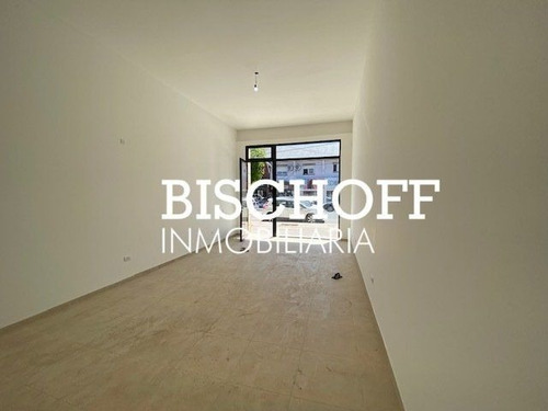 Imagen 6 de 21 de Local A Estrenar, Con Amplio Patio Propio, Sobre Avenida 3. Villa Gesell