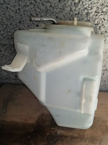 Depósito De Chisgueteros Mercedes Benz E320 2001 (Usado)