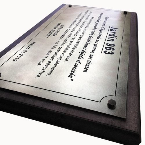 Imagen 5 de 10 de Placa Grabada En Bronce, Homenaje, Recordatoria. 40x30cm