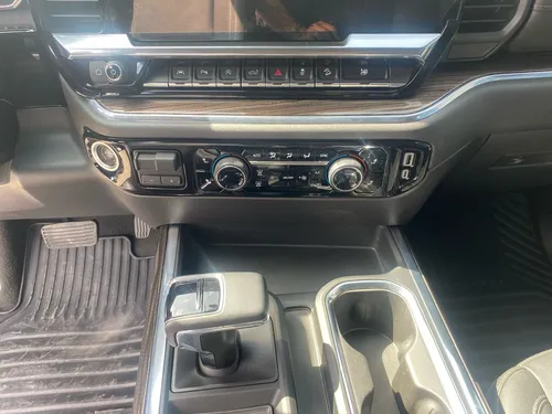 Chevrolet Silverado Z71 AT 4X4 6.2