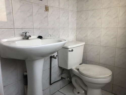 Estupenda Oficina 2 Privados, 2 Baños, Impecable.