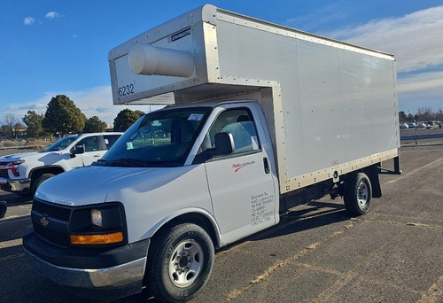 2017 Chevrolet Express 3500 Caja Seca 10' Pies + Copete 