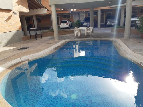 Imagen 24 de 26 de Leal Pérez Vende Townhouse En Mañongo, Villa Menhir