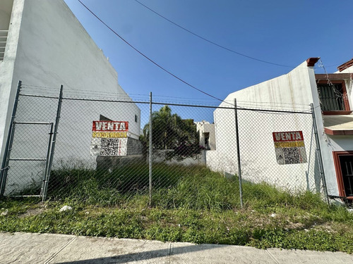 Oportunidad De Inversión: Terreno En Venta En Cumbres, Sobre Av. Principal