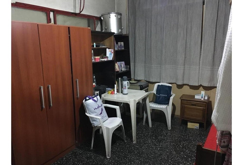 Imagen 8 de 22 de Solido Chalet En 1 Planta Sobre Lote De 225 M2 Y 120 M2 Cubi