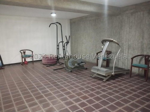Alquiler De Elegante Apartamento En Colinas De Valle Arriba / Cl. Mls-24-21087
