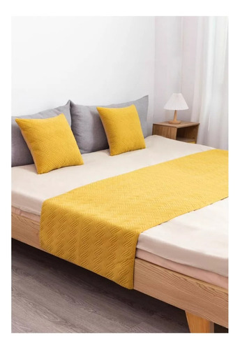 Set Piecera + Dos Fundas De Cojín Plush Trenzado Amarillo