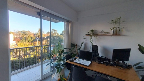 Departamento En Venta De 2 Ambientes En Olivos Con Cochera Y Balcón