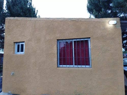 Alquilo Casa 1 Dormitorio, Sin Gastos Comunes, Con Entrada Para Auto. Salinas