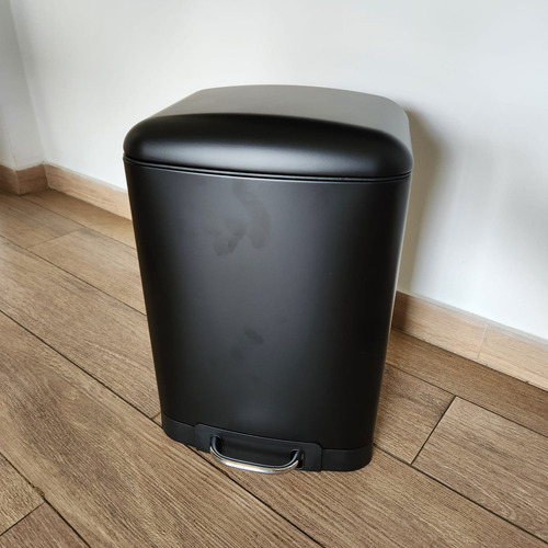 Tacho Basura Cesto Acero Rectangular Pedal 12 L Cierre Suave Color Negro