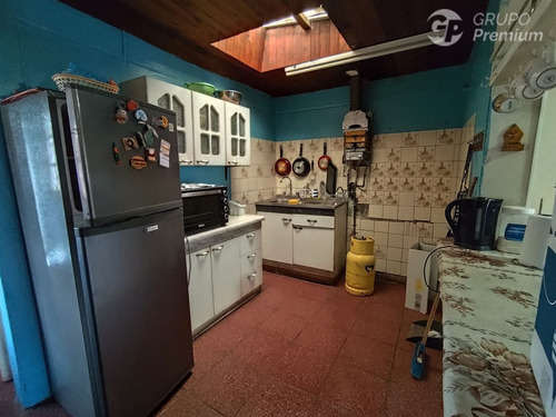 Casa En Venta En Lo Espejo 4 Dormitorios, Regularizada