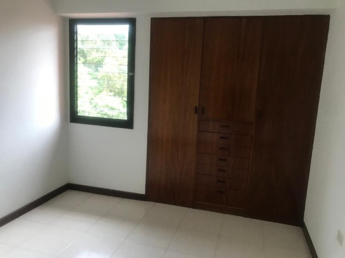Imagen 10 de 14 de En Venta Apartamento Edif Diana Park El Retiro Casavenezia.br
