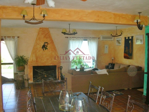 Casa En Venta Y Alquiler,espectacular Esquinera Con Piscina En Montoya - La Barra - Punta Del Este- Ref: 78