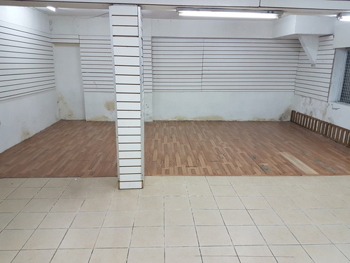 Imagen 3 de 5 de Venta Local Comercial Con Renta Esquina En Arenal Grande.