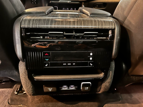 Jeep Wagoneer 2023