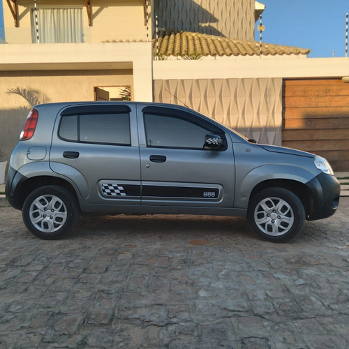 Imagem 4 de 11 de Fiat Uno Vivace Celebration