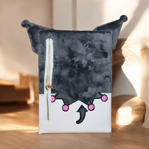 Cuaderno Mediano Peluche Con Bolsillo Estampas Hello Kuromi Color Negro