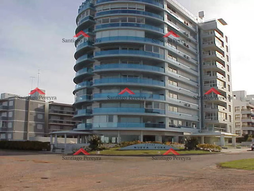 Piso Alto Frente Al Mar Con Parrilla Propia.