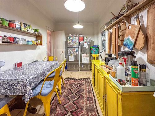Departamento En Venta De 5 Dorm. En Concepción