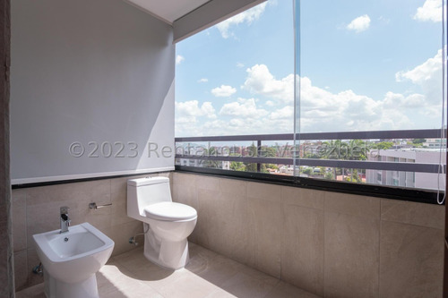 Vendo Apartamento Penthouse Varios Niveles Altamira Yf