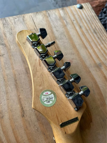 Guitarra Samick Sunburst Indonésia Antiga Bem Conservada! Destro Laranja (Usado)