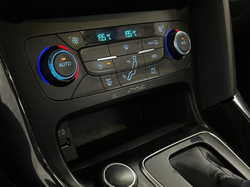 Ford Focus 2.0 Titanium Flex Powershift 5p