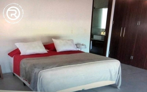 Lujosa Y Moderna Casa Con Una Increíble Vista Al Mar En El Chorro - Ref 5297