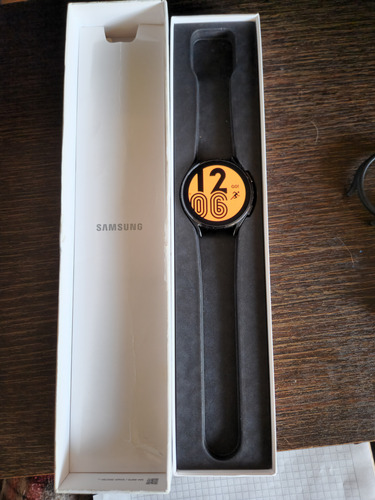 Samsung Galaxy Watch 4 44mm Como Nuevo + Accesorios Gratis (Usado)