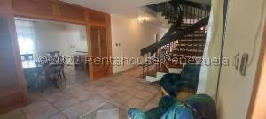 Imagen 2 de 16 de Casa En Venta En Santa Sofia 22-28635 Ymanol E. 0414 3227631