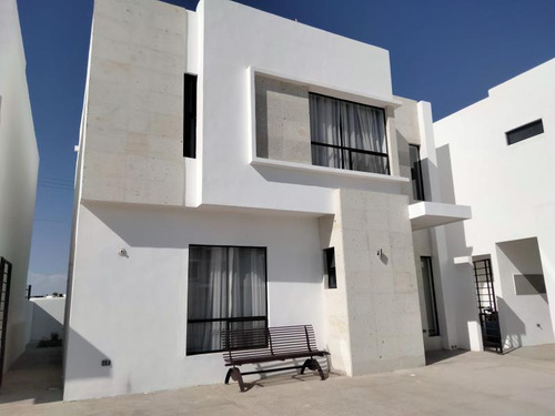 Casa En Venta En Cerrada Las Palmas Ii