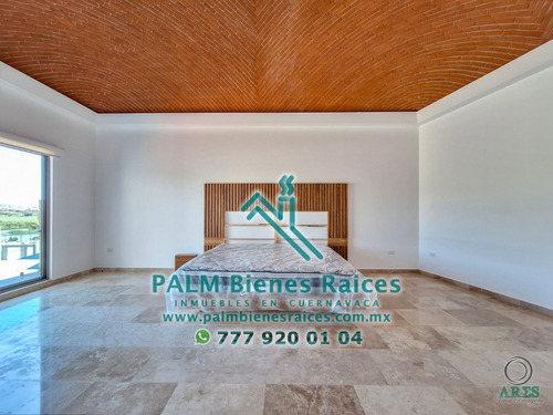 Casa Sola Con Alberca En Fraccionamiento Con Acceso Controlado, 4 Recámaras, 4.5 Baños, 3 Estacionamientos, Xochitepec, Morelos